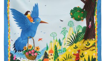 Carré de soie 67, twill de Soie imprimé Delphine et L’oiseau, de l’artiste Alain Thomas – Bleu