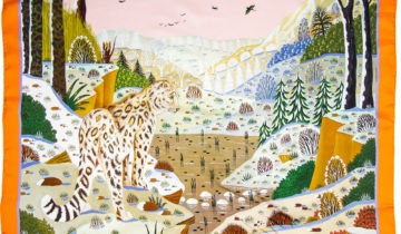 Carré de soie 90, twill de soie imprimé Panthère des neiges de l’artiste Alain Thomas – Orange